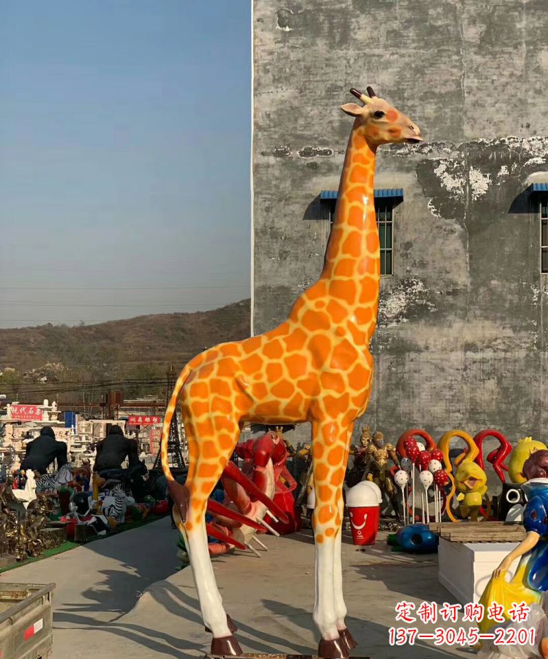 郴州玻璃刚彩绘长颈鹿艺术雕塑