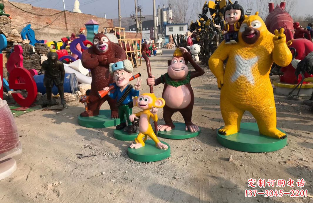 郴州玻璃钢仿真熊二雕塑一种可爱的艺术品