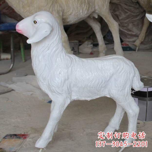 郴州玻璃钢雕刻的羊雕塑——艺术的精美表达