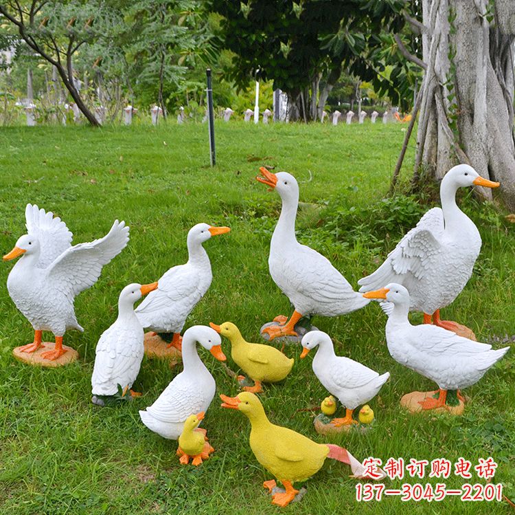 郴州玻璃钢仿真动物雕塑——漫步田园风情