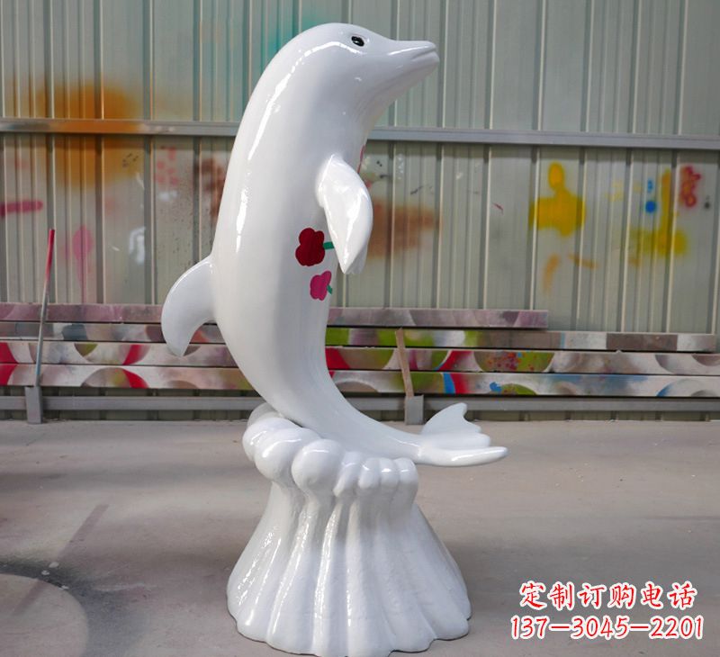 郴州海豚的魅力玻璃钢海豚雕塑