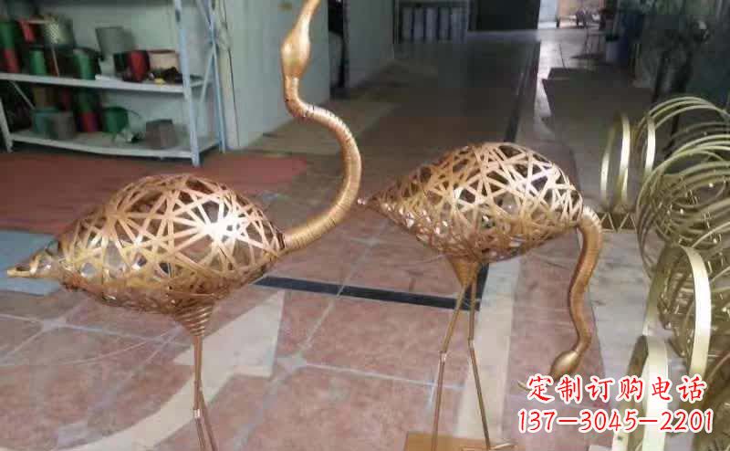 郴州仙鹤雕塑以不锈钢编制而成