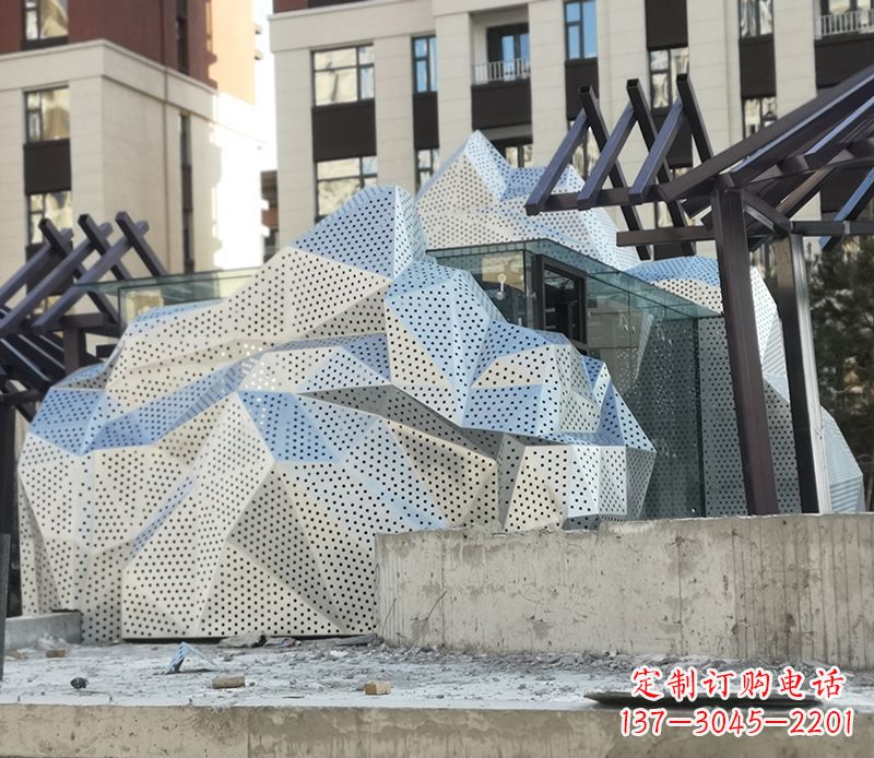 郴州不锈钢假山雕塑给空间带来更多活力
