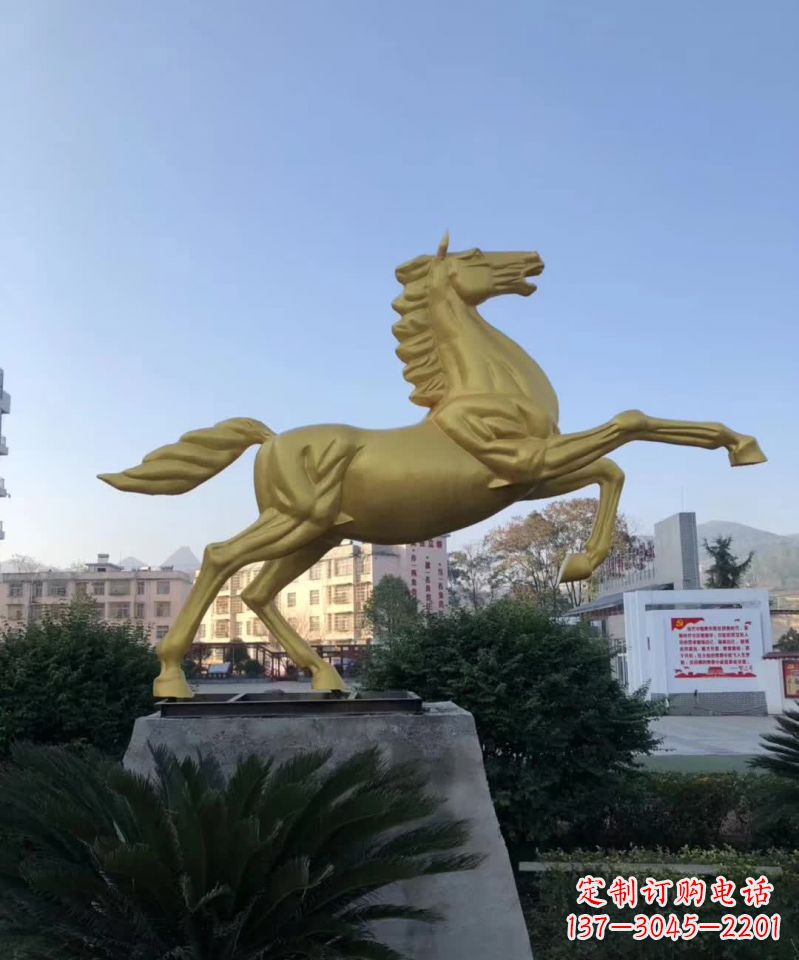 郴州不锈钢城市广场的马雕塑——一个给城市带来新鲜感的艺术作品