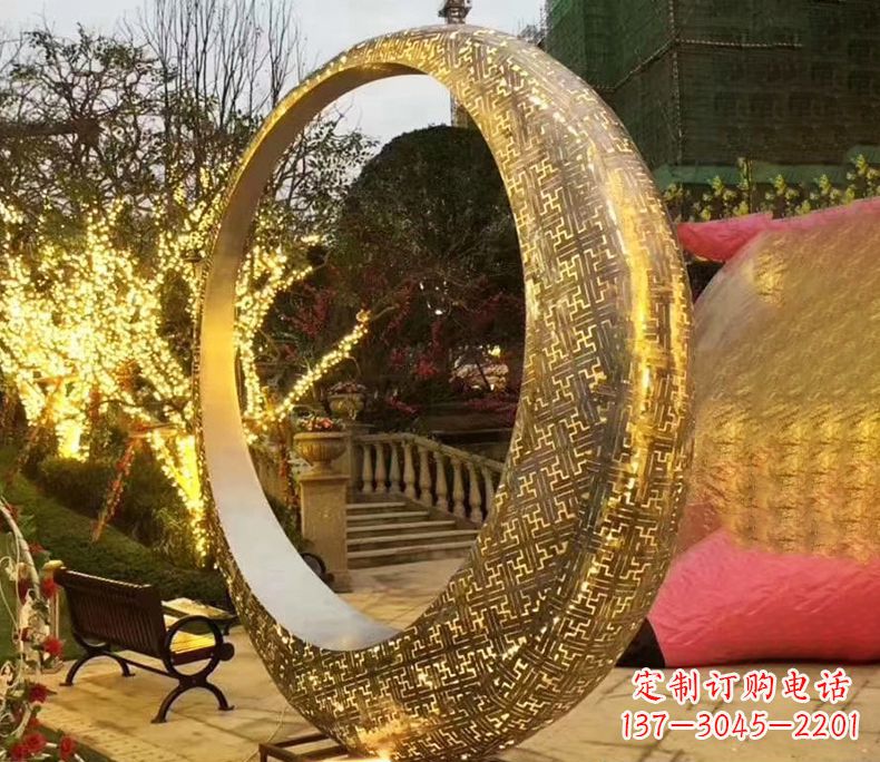 郴州不锈钢发光月亮雕塑艺术与科技的结合