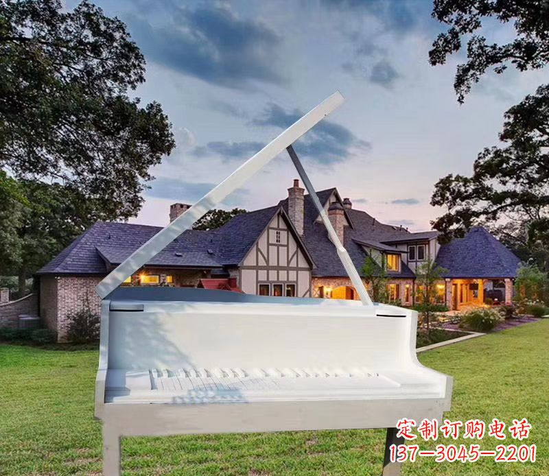 郴州钢琴雕塑——点缀广场景观