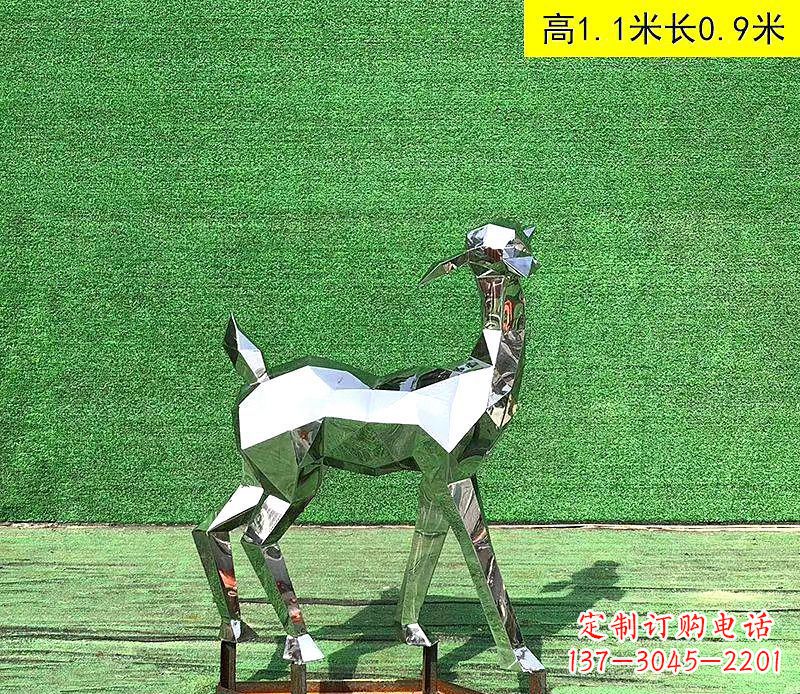 郴州不锈钢小鹿雕塑精致而可爱