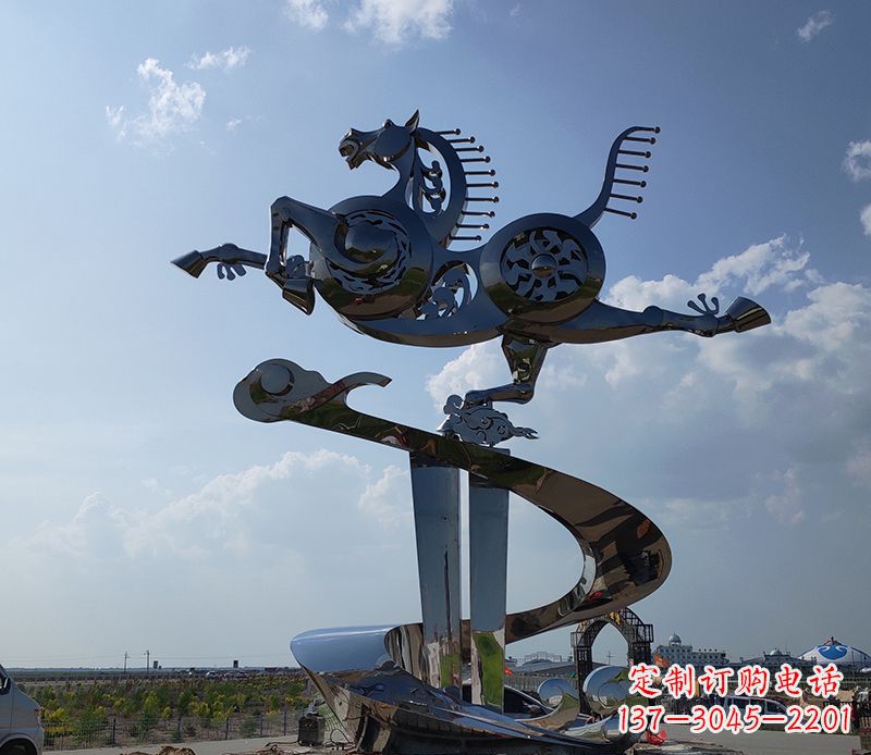 郴州不锈钢大型马踏飞燕景观雕塑集艺术与自然于一体
