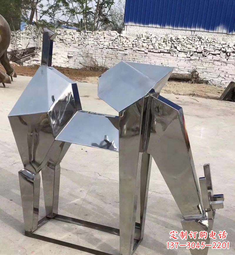 郴州不锈钢锻造的景观小鹿雕塑