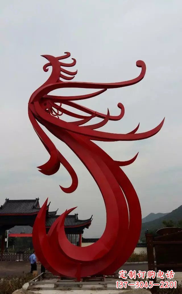 郴州凤凰雕塑象征着和平与繁荣