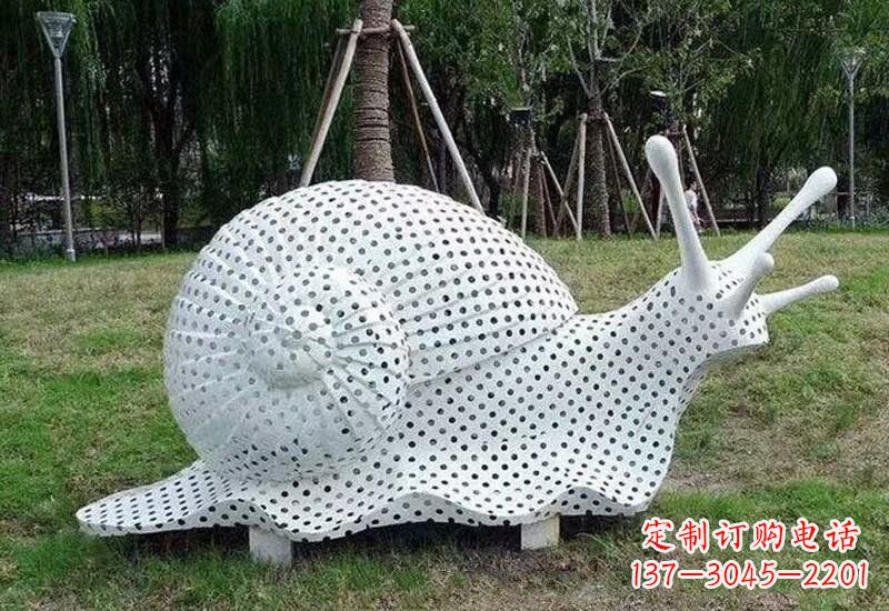 郴州不锈钢公园里的蜗牛雕塑