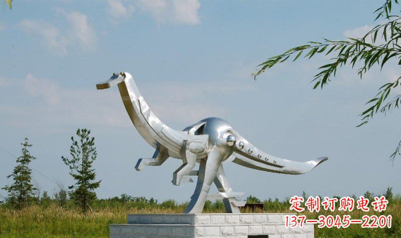 郴州不锈钢鸭嘴龙雕塑艺术与自然完美结合