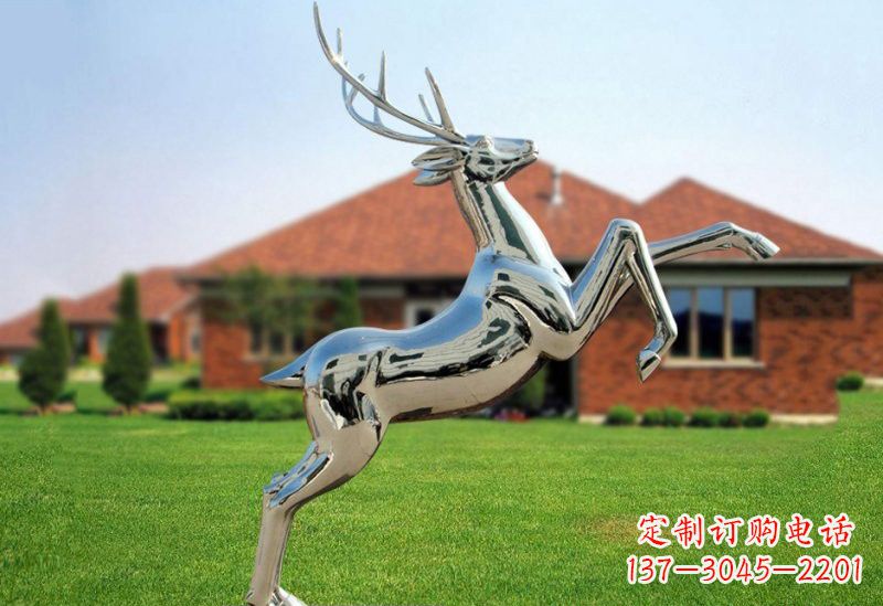 郴州梅花鹿雕塑 镜面反射着璀璨美景