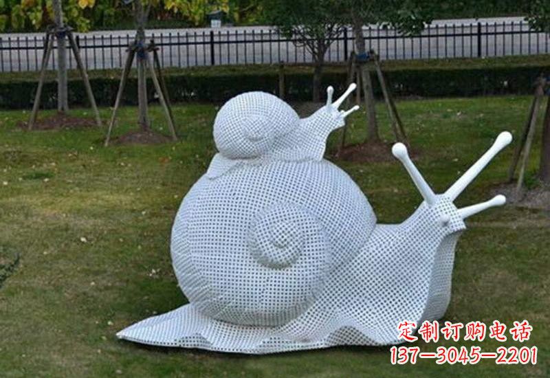 郴州不锈钢公园的“母子蜗牛”雕塑