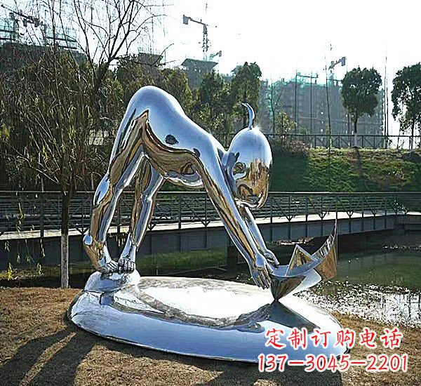 郴州不锈钢公园里的儿童雕塑