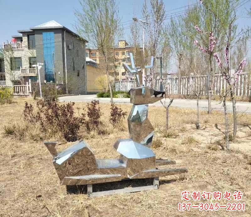 郴州不锈钢公园小鹿雕塑给公园带来温馨气息