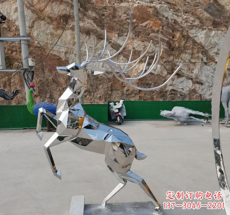 郴州梅花鹿雕塑美丽而神秘的存在