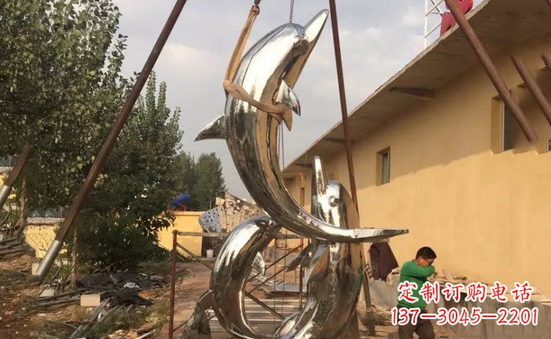 郴州不锈钢海豚雕塑美丽而又神秘