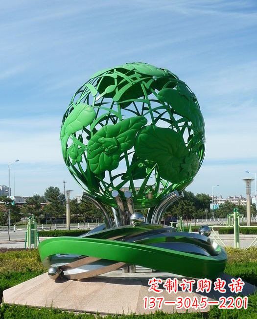 郴州荷叶穿梭的美丽雕塑