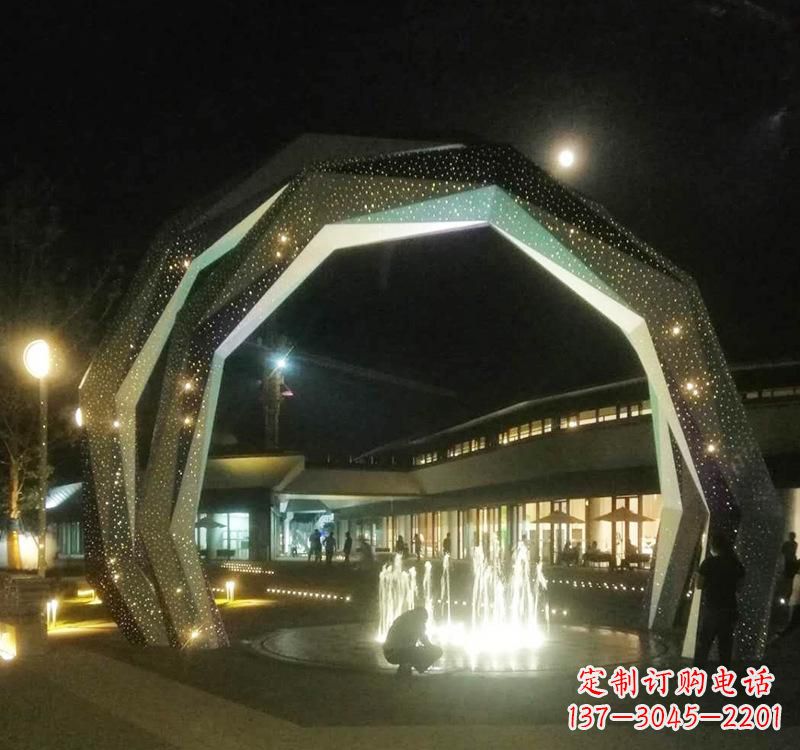 郴州不锈钢户外拱门雕塑精美线条点缀美景