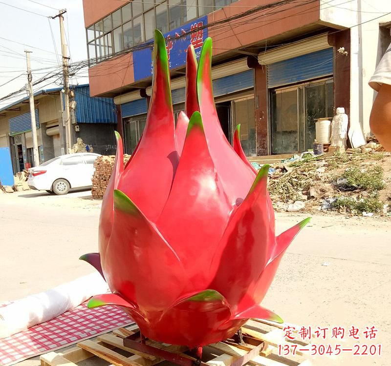郴州精美不锈钢火龙果雕塑