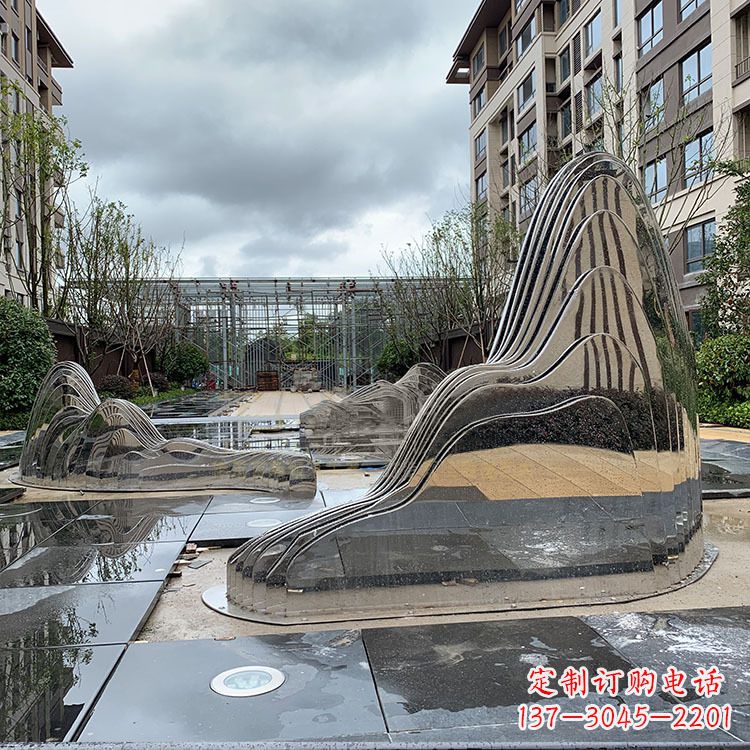 郴州不锈钢镜面假山雕塑给城市带来灵动之美