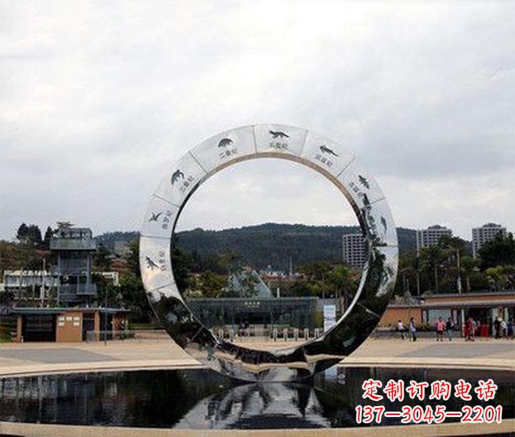 郴州恐龙圆环雕塑让恐龙永久存在