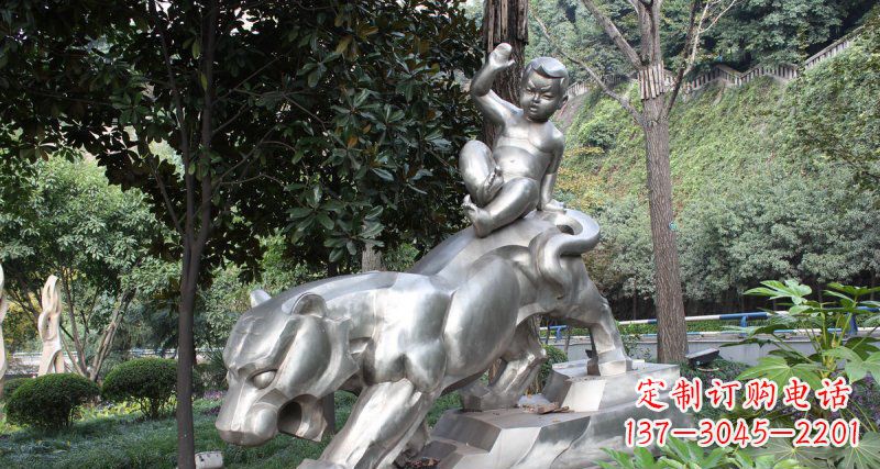 郴州不锈钢老虎雕塑美丽而又可爱