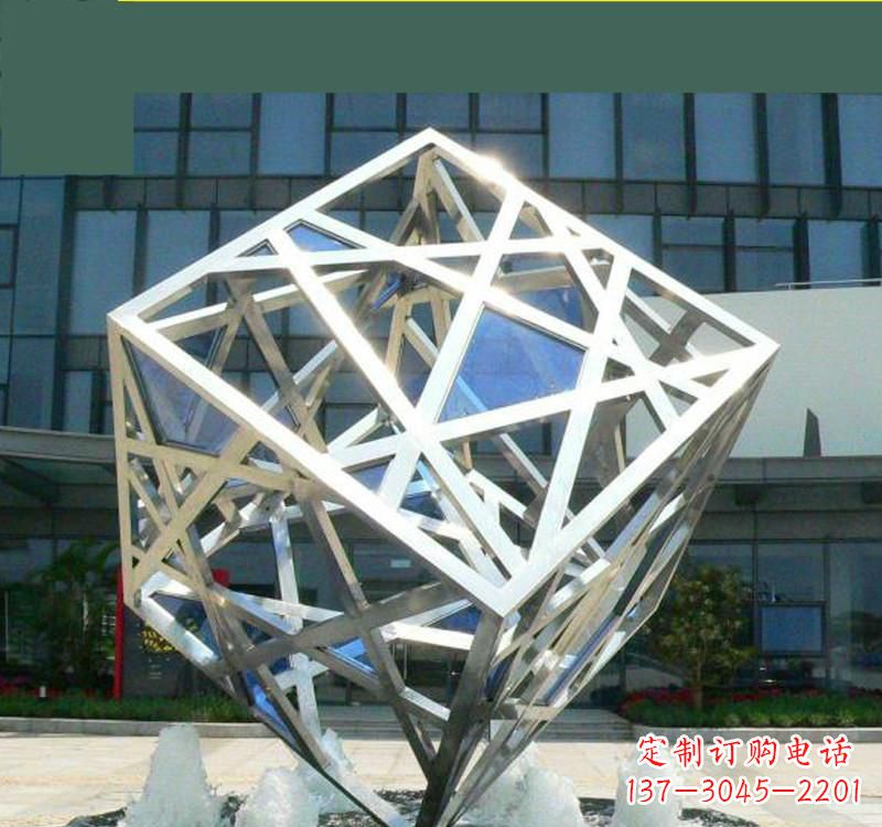 郴州不锈钢镂空魔方雕塑艺术与智慧的完美结合