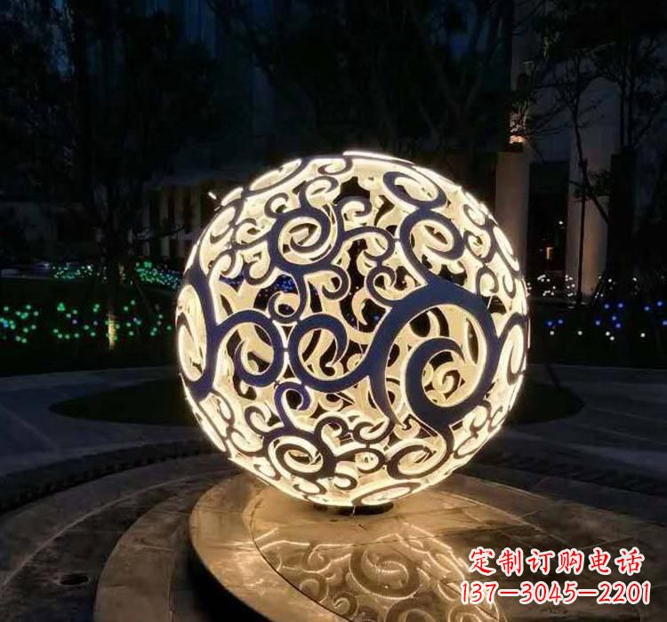 郴州不锈钢镂空球喷泉雕塑艺术性的水景装饰