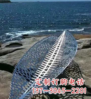 郴州不锈钢镂空树叶景观雕塑精致而又充满灵性
