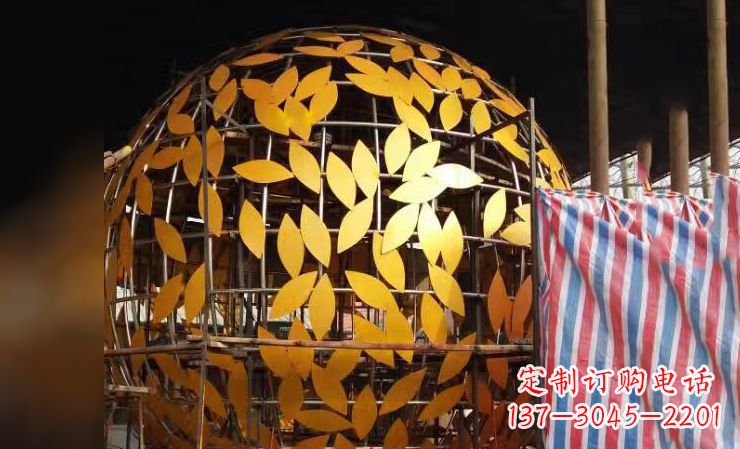 郴州不锈钢镂空树叶雕塑——精美绝伦