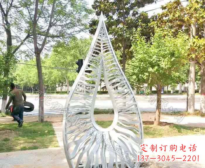 郴州精致不锈钢水滴雕塑