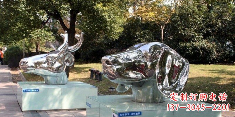郴州狗头公园不锈钢鹿和狗雕塑