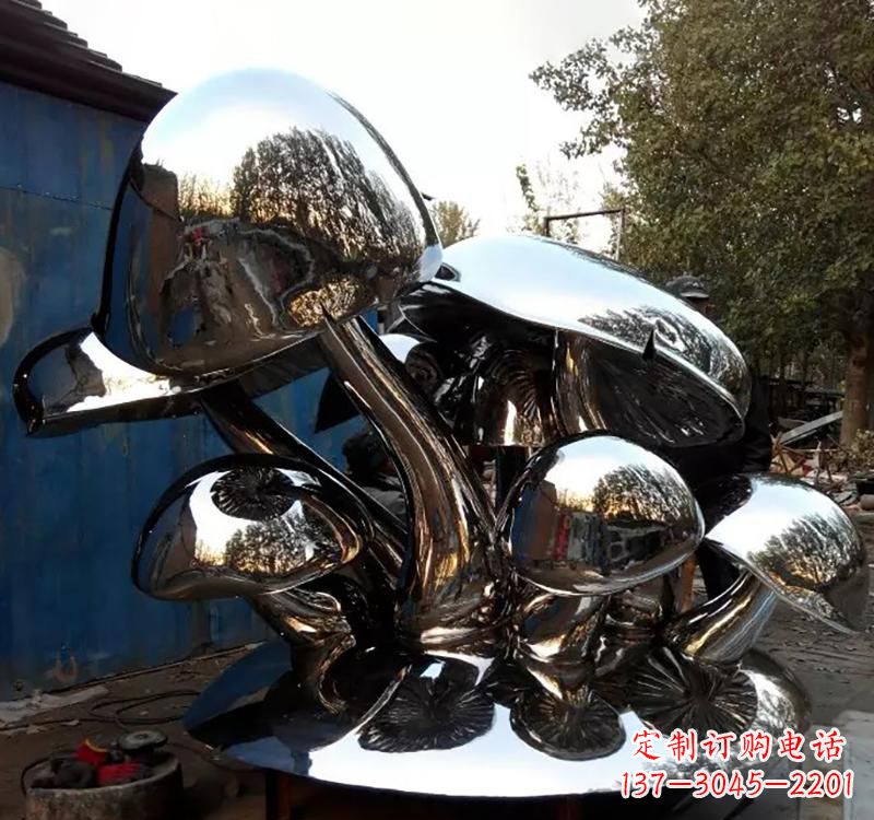 郴州不锈钢蘑菇雕塑给空间增添活力
