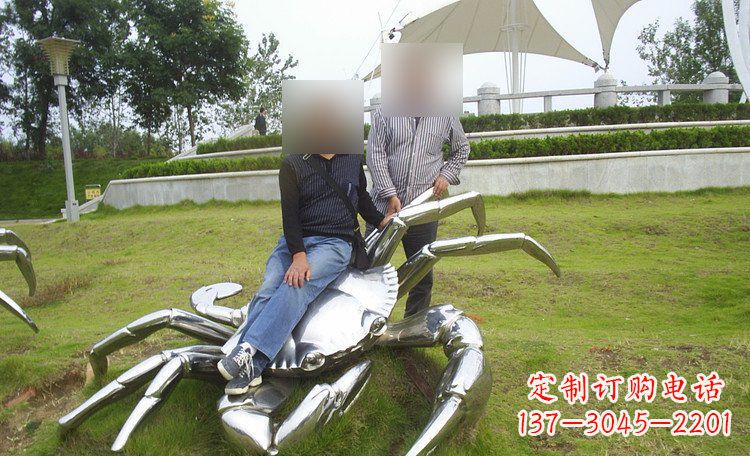 郴州不锈钢螃蟹雕塑艺术美化公园环境