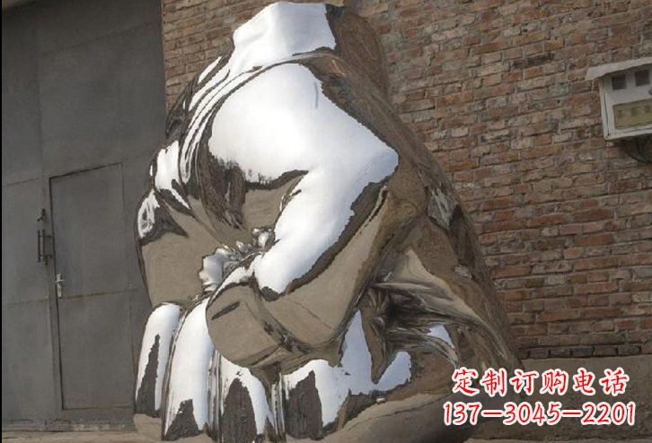 郴州不锈钢拳头雕塑给人以力量的象征
