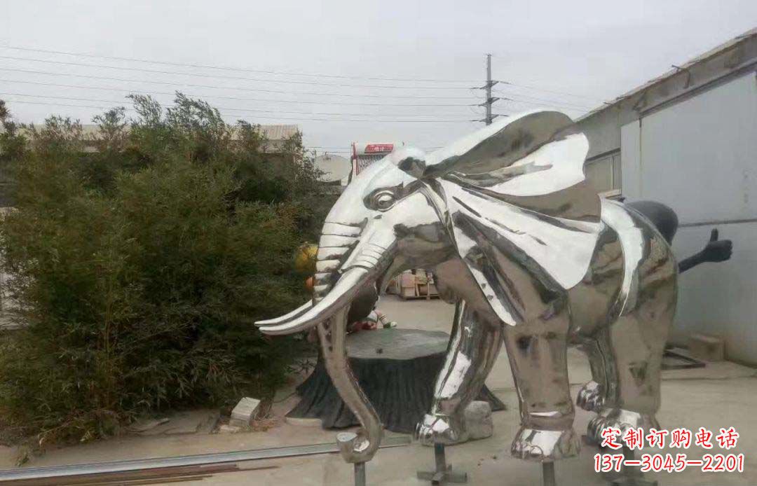 郴州大象雕塑为售楼部装饰点缀