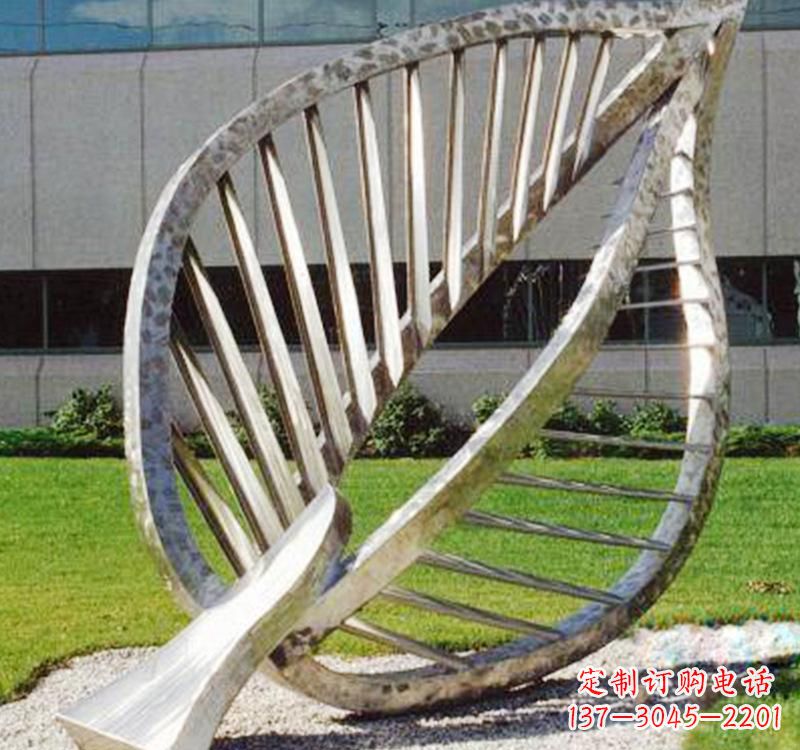 郴州不锈钢树叶镂空景观雕塑精美而古朴