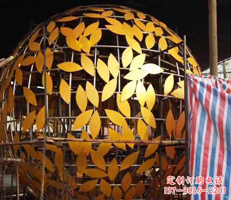 郴州不锈钢树叶镂空球景观雕塑
