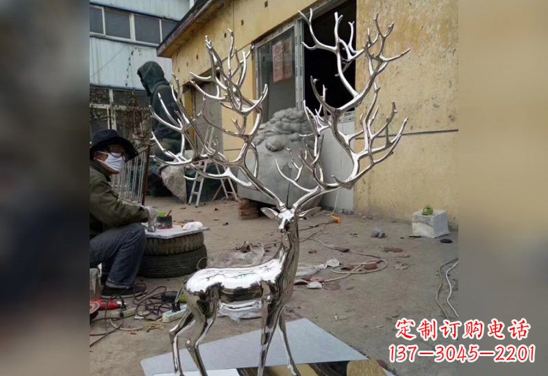 郴州不锈钢树枝鹿雕塑艺术精美的自然之美