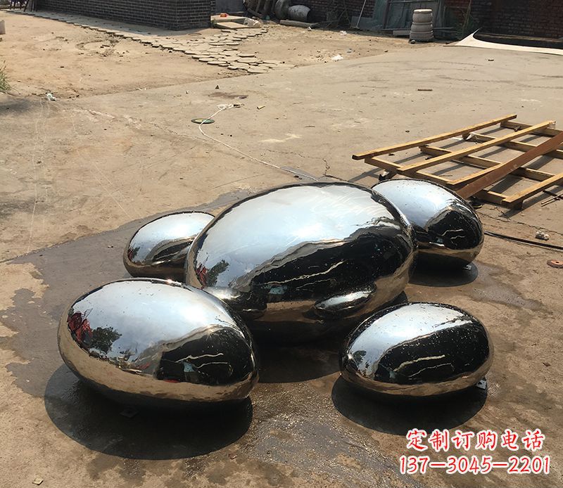 郴州不锈钢水滴雕塑给景观增添独特魅力