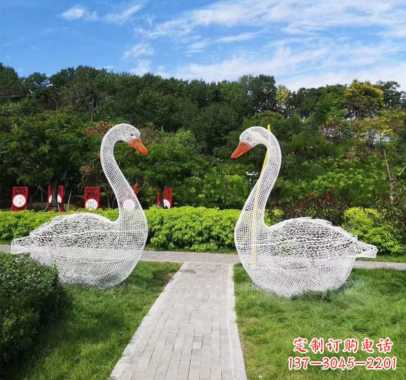 郴州不锈钢天鹅雕塑——象征着爱与和平