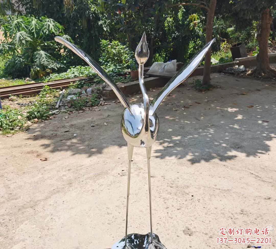 郴州不锈钢仙鹤雕塑——传承灵动之美