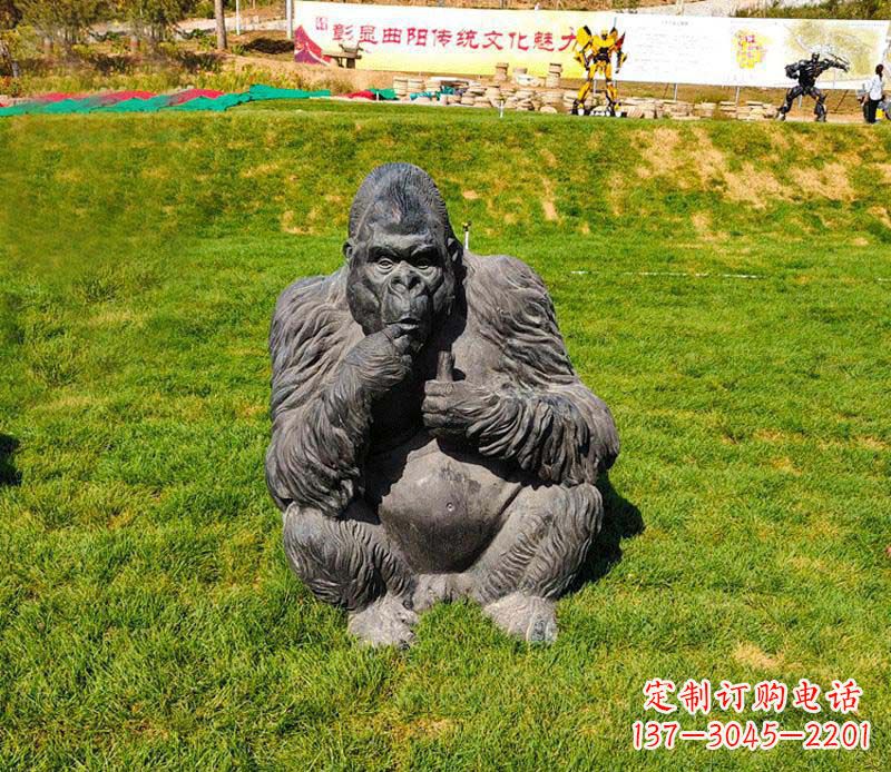 郴州猩猩雕塑——草坪猩猩公园的艺术精品