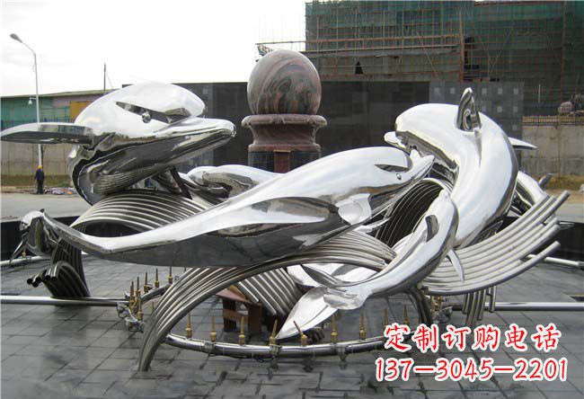 郴州城市中的海豚雕塑