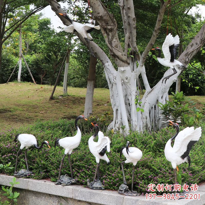郴州美丽的仙鹤雕塑