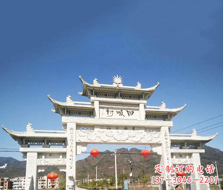 郴州村庄的牌坊雕塑