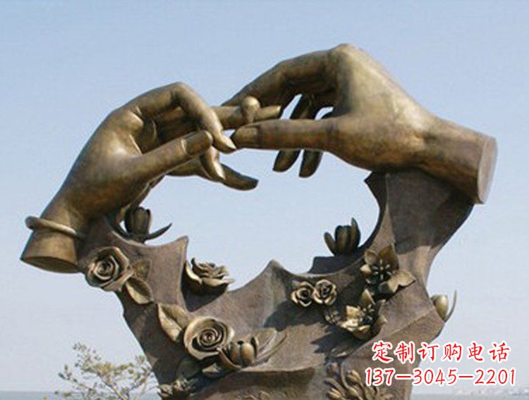 郴州戴戒指的手铜雕