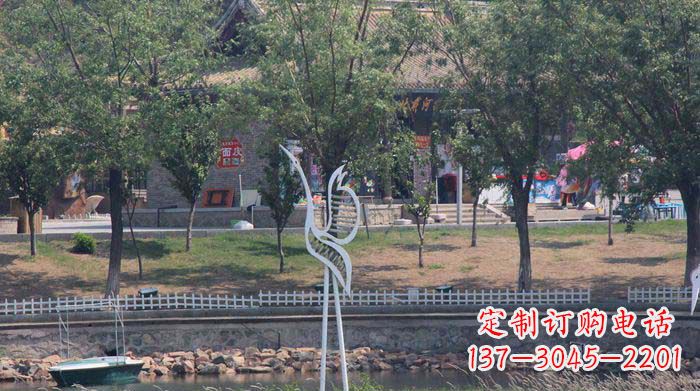 郴州融合瑞雪灵羽,灵灯晶莹不锈钢仙鹤雕塑